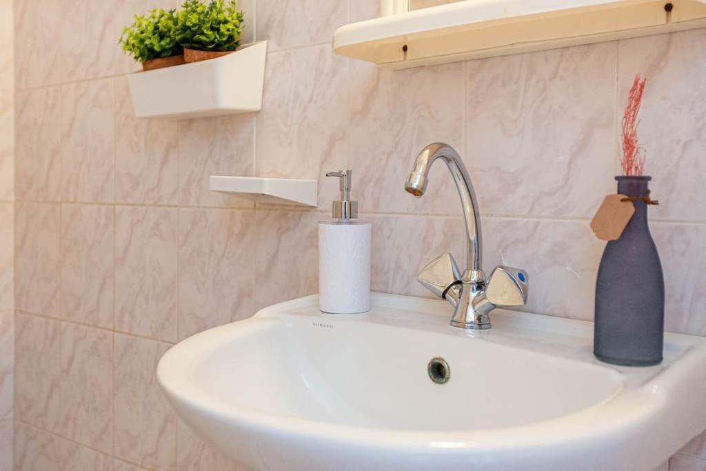 Apartamento Blue Maraci 2 - Sea View, Kitchen, Beach Access Himarë Exterior foto