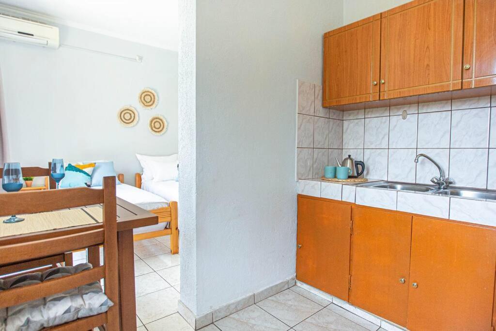 Apartamento Blue Maraci 2 - Sea View, Kitchen, Beach Access Himarë Exterior foto